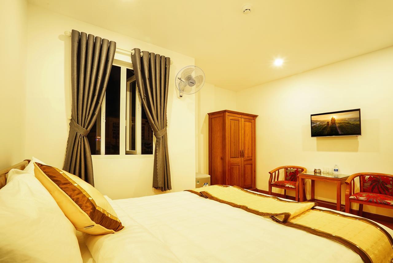 Thanh Thanh Hotel Куи Нхон Екстериор снимка