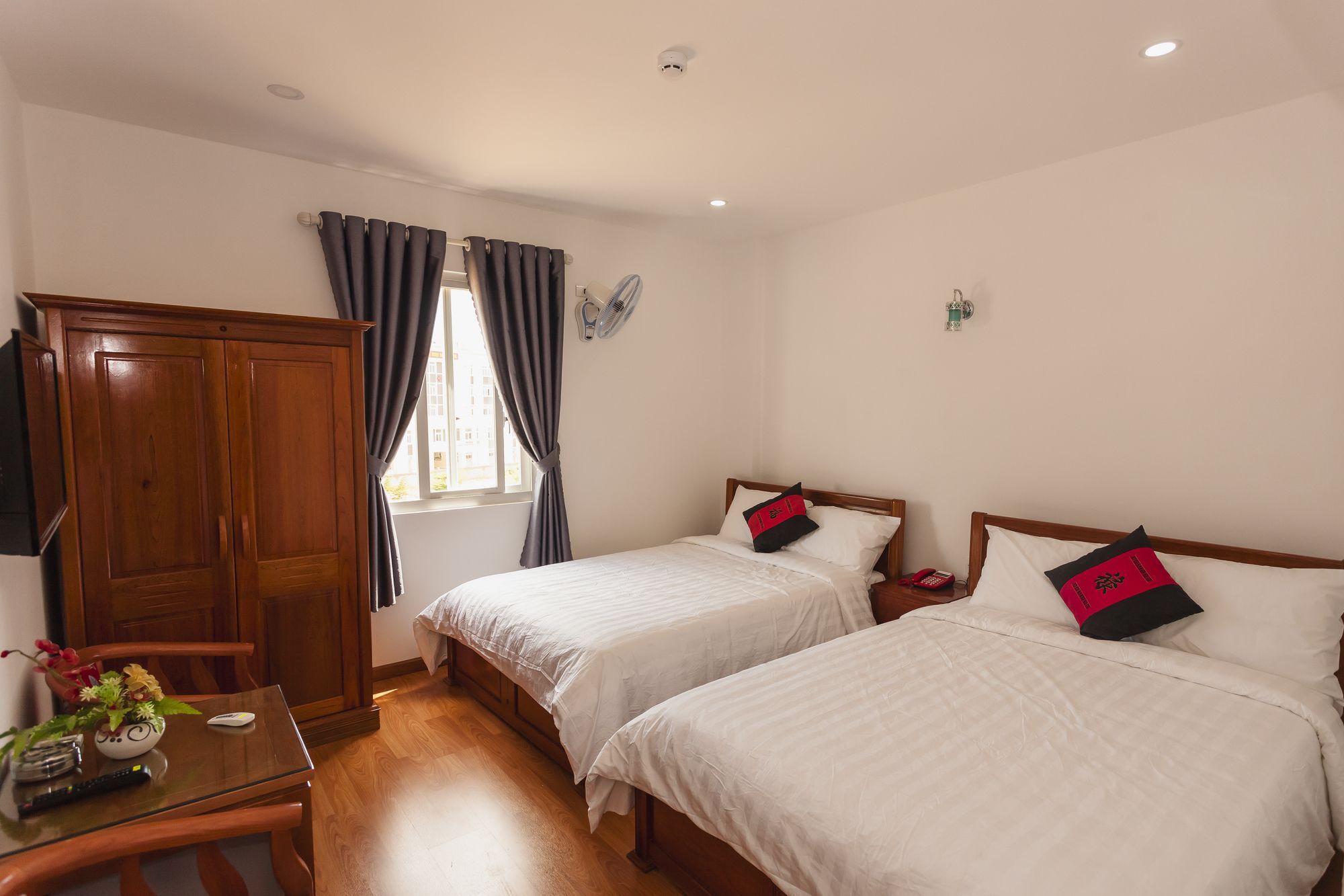 Thanh Thanh Hotel Куи Нхон Екстериор снимка